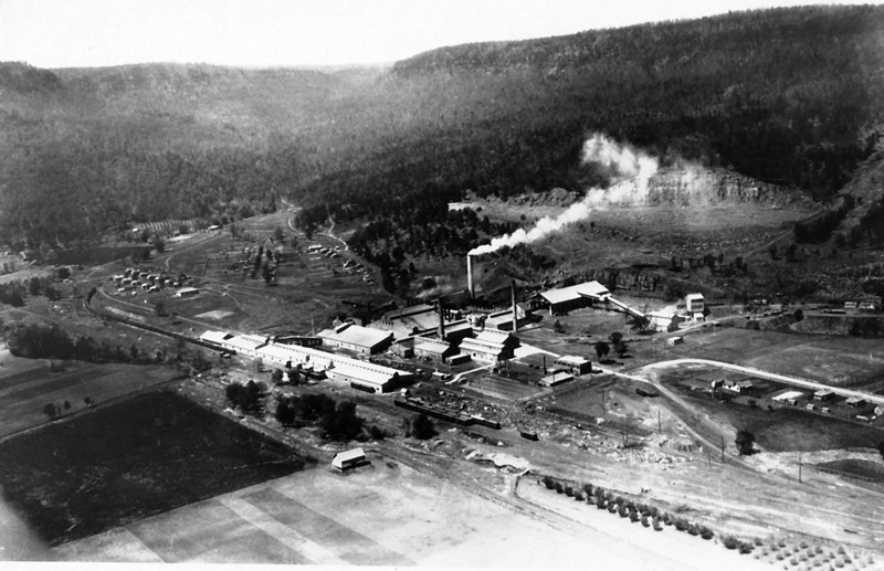 Penn-Dixie Cement Corporation plant at Richard City