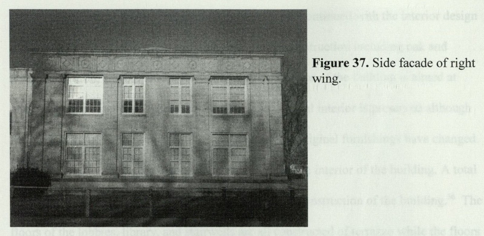 Side facade of the right wing