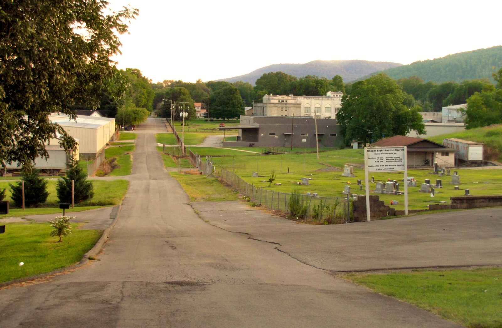 Holly Avenue in Richard City